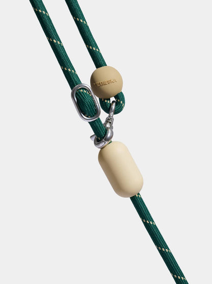 AURA Hands-Free Rope Leash – CEDAR — detail shot