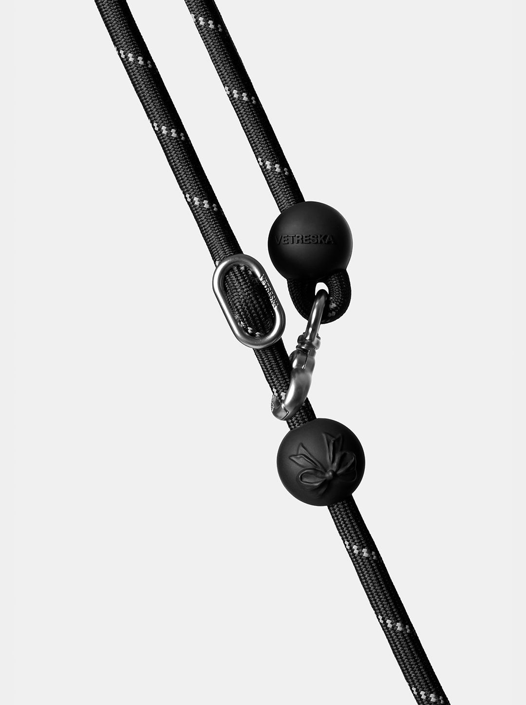 AURA Hands-Free Rope Leash – NOIR — detail shot