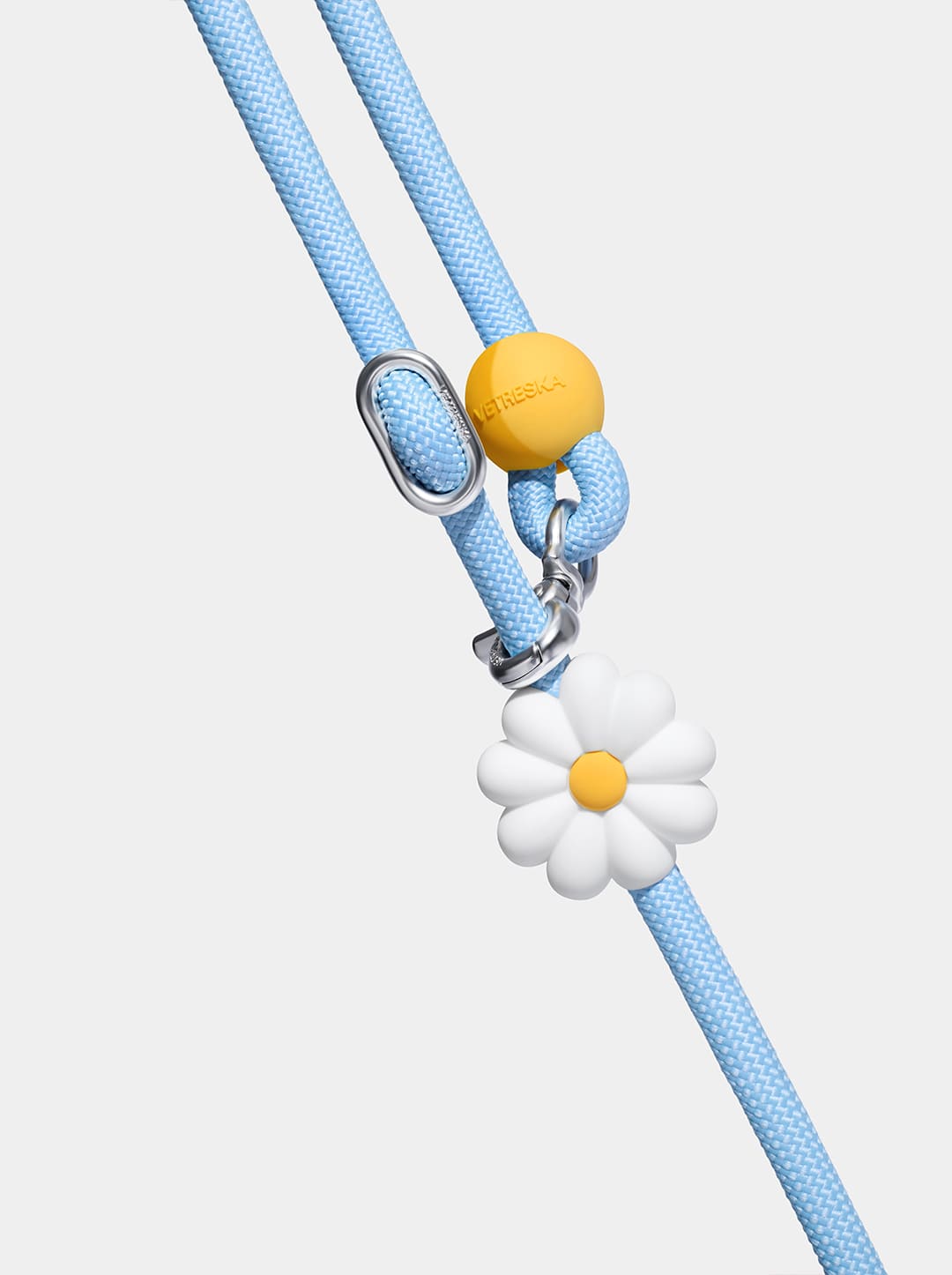 AURA Hands-Free Rope Leash - PETAL — detail shot