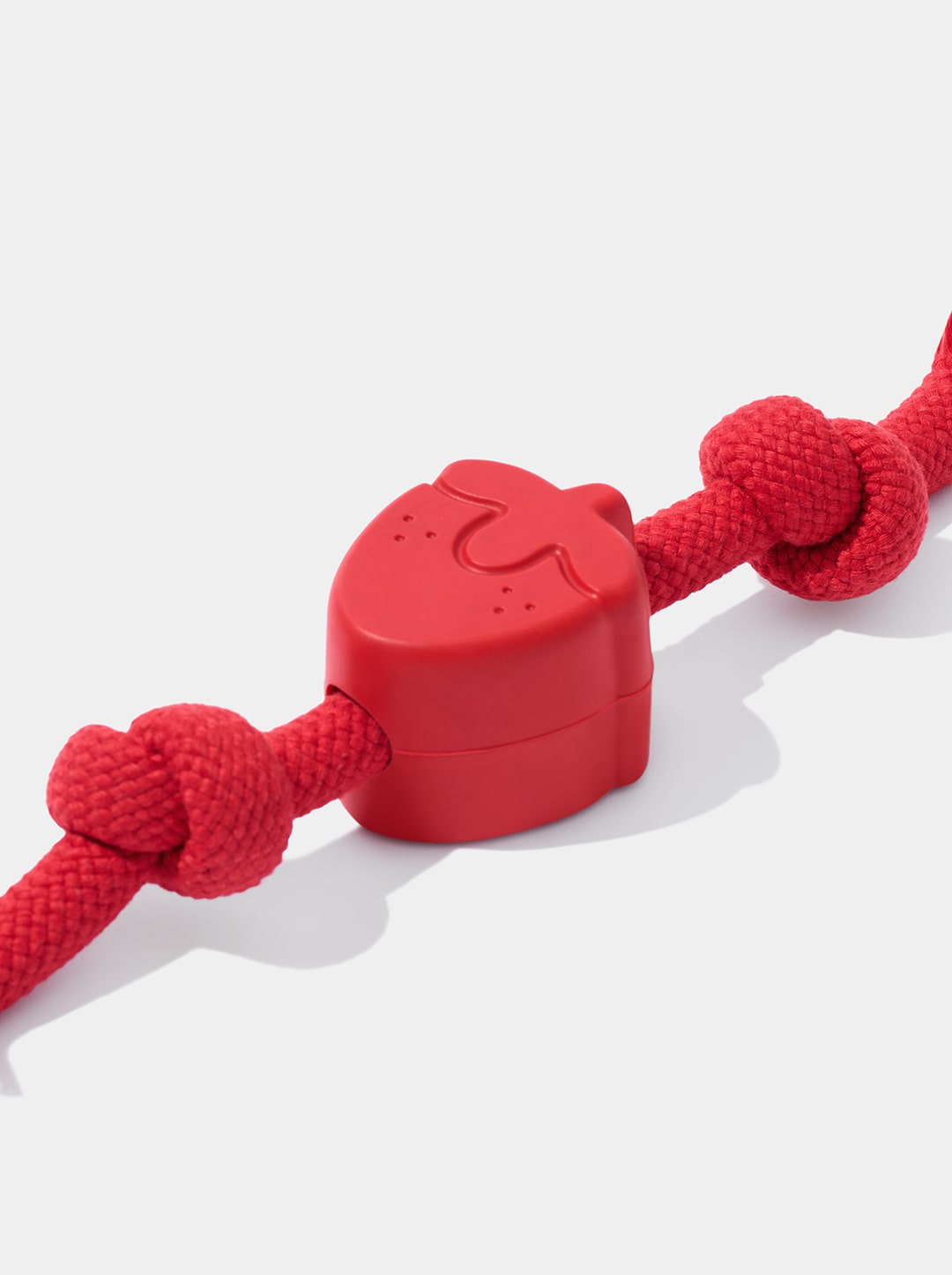 Playful Charm Knot Rope Toy — BERRY — detail shot